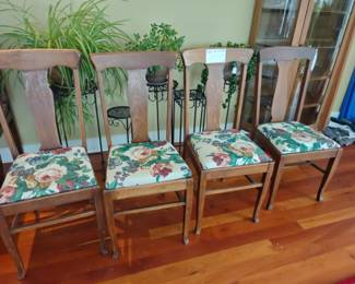 004
Four Dining Chairs w/ Pop Out Upholstered Seats
17" x 19" x 38" H