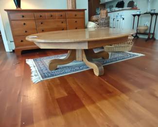 008
Round Pedestal Coffee Table
53" Diameter x 18" H