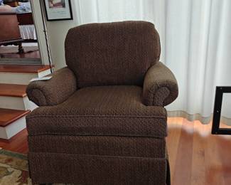 015
Craftmaster Brown Armchair
37" x 37" x 36" H