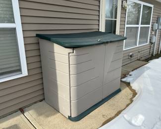 outside storage chess