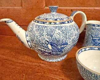 "Torquay Blue" pattern by Mottahedeh