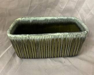 Hull Ribbed Planter 