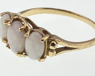 10kt 3 stone opal ring