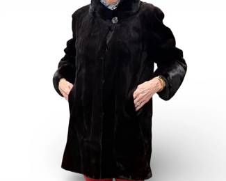 Beautiful black mink coat, size 12