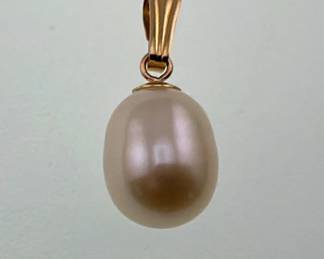 14kt pearl pendant