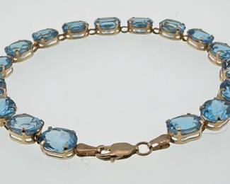 10kt blue topaz bracelet