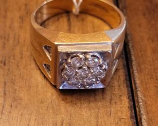 Gold and Diamond Men's Ring