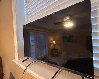 Hisense Roku tv 30 inch