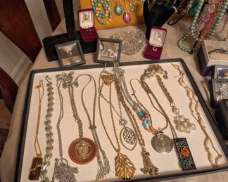 Vintage jewelry 