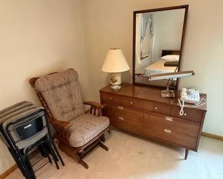 Basset MCM dresser. https://modestlambestatesales.hibid.com/