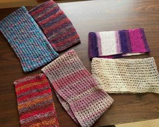 Ear warmers. Head bands. https://modestlambestatesales.hibid.com/