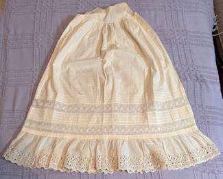 Antique child's dress. https://modestlambestatesales.hibid.com/
