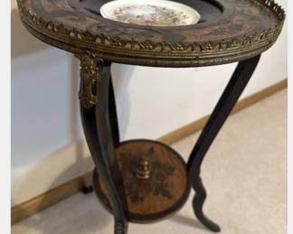 French Art Side Table. https://modestlambestatesales.hibid.com/