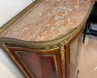 Marble top. https://modestlambestatesales.hibid.com/