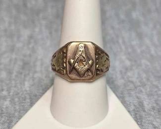 7 10K Gold Masonic Ring