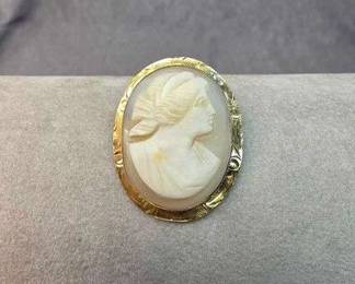 Antique Cameo Pendant. pin broken tested 9K