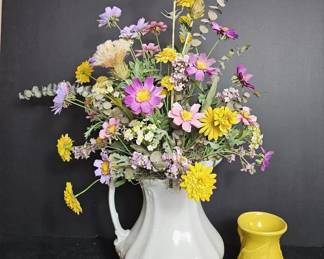 Vintage Yellow Ceramic Swan Vase Ironstone Pitcher