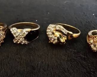 4 Costume Rings
