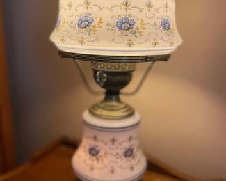 "Gone With Thew Wind"-ish, Antique Hurricane Style, 3-way Light, Table Lamp 
