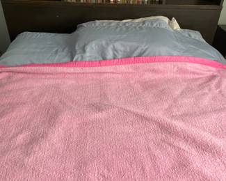 Double Bed w/Bookshelf Headboard