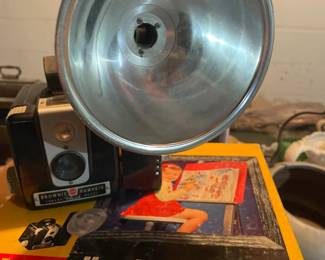 Nice Selection of Vintage Collectible Consumer Cameras