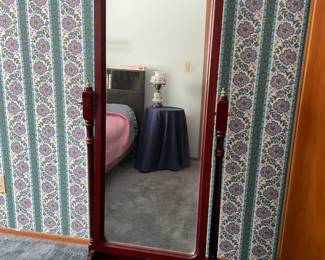 Adjustable, Moveable, Floor Mirror!