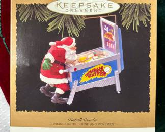 Santa Pinball Machine Ornament