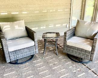 * Outdoor Rattan Swivel Rocking Chairs with Side Table / Patio Set