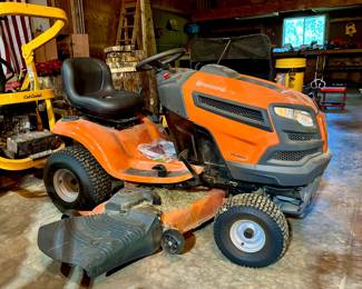 Husqvarna Riding Mower / Lawnmower with New Battery