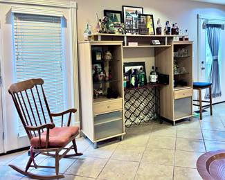 Bookcases, Rocking Chair and Décor 