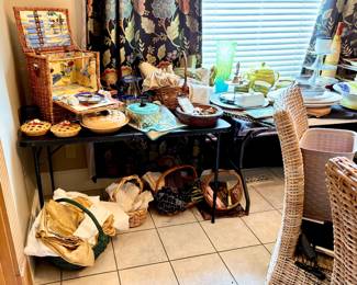Kitchen Items and Linens