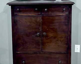 Antique Cabinet and Décor 