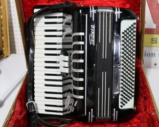 Trioneo Model 2 Accordion and Case