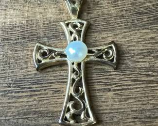 14K Gold Cross Pendant With Pearl
