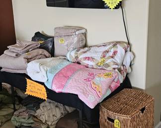 Sheets and bedspread sets 