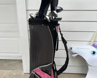 Women’s golf club and bag