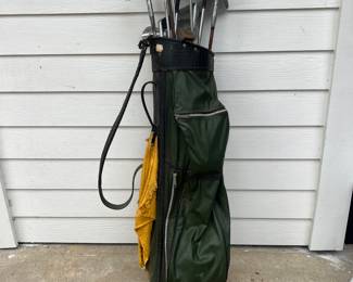 Men’s golf club and bag
