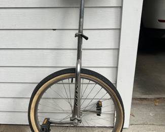 Unicycle
Flat tire
$40