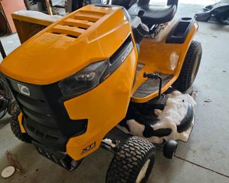 Cub Cadet Riding Lawn Mower