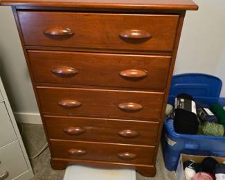 Chest of draws, dresser