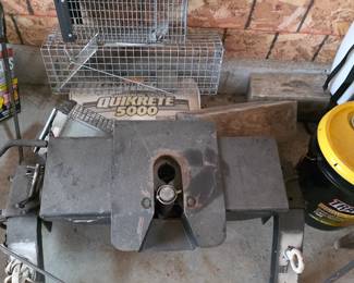 Fifth Wheel Hitch, Animal Traps