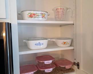 Pyrex glass measuring cup, Corning ware, Lock N Lock