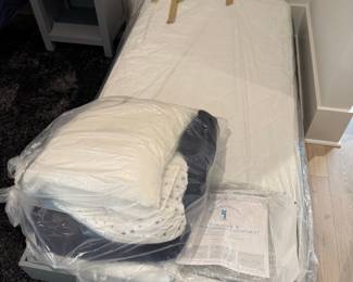 Pottery Barn Kids "Trundle Bed" - Unused