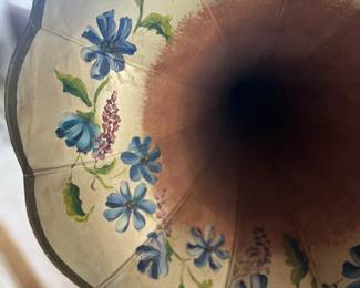 Beautiful hand-painted details