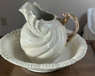 Antique shell wash basin