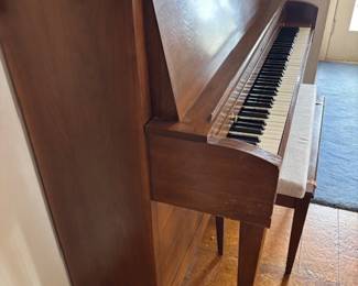 Baldwin Hamilton Piano w/Bench
