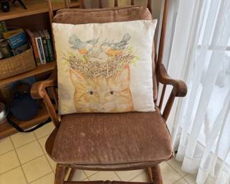 Rocker w/Cushions, Pillow