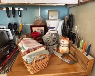Linens, Knives, Trivets