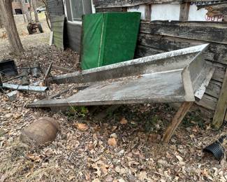 Stainless steel counter top with bar sink