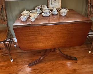 Mahogany drop leaf table